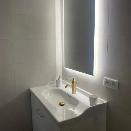 Les Petites Plumes D'hag